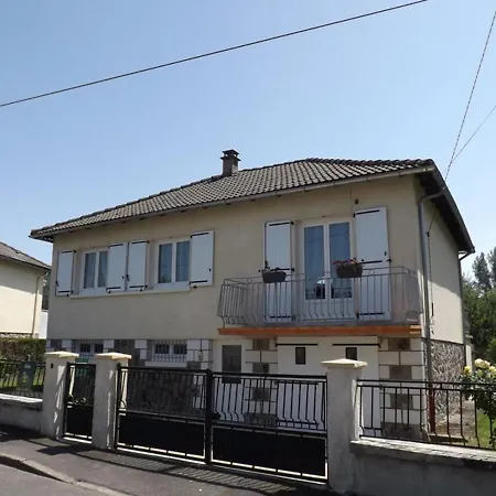 Casa vacanze Maison Renovee Avec Jardin Pres D'aurillac, Ideale Pour Famille Et Ski. - Fr-1-742-143