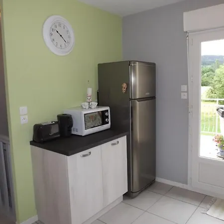 Maison Renovee Avec Jardin Pres D'aurillac, Ideale Pour Famille Et Ski. - Fr-1-742-143 Polminhac